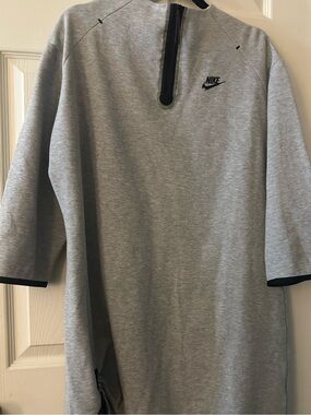 Nike Tech Fleece Grey Half-Zip Athletic Top with Black Trim